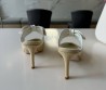 Женские кожаные мюли Jimmy Choo бежевые с белым каблук 8,5 см 2025