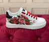 Женские кожаные кроссовки Dolce & Gabbana белые с красными цветами 2025