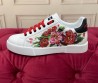 Женские кожаные кроссовки Dolce & Gabbana белые с красными цветами 2025