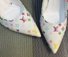 Женские кожаные туфли Louis Vuitton белые с цветными логотипами 2025