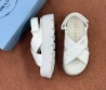 Женские кожаные сандалии Prada белые на толстой подошве 2025