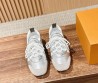 Женские комбинированные кроссовки Louis Vuitton Sneakerina серебристые с белым 2025