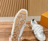 Женские комбинированные кроссовки Louis Vuitton Sneakerina серебристые с белым 2025