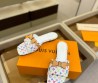 Женские кожаные шлепанцы Louis Vuitton х Murakami белые с бантом 2025