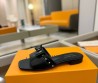 Женские кожаные шлепанцы Louis Vuitton х Murakami черные с лакированным бантом 2025