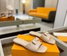 Женские кожаные шлепанцы Louis Vuitton х Murakami бежевые с бантом 2025