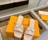 Женские кожаные шлепанцы Louis Vuitton х Murakami бежевые с бантом 2025