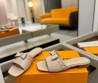 Женские кожаные шлепанцы Louis Vuitton х Murakami бежевые с бантом 2025
