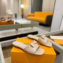 Женские кожаные шлепанцы Louis Vuitton х Murakami бежевые с бантом 2025