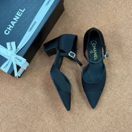 Женские текстильные туфли Chanel черные с ремешком 2025