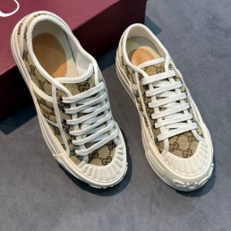 Женские текстильные кеды Gucci бежевые с резиновым носком 2025
