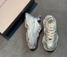 Женские кожаные кроссовки Balenciaga серебристые 2025