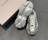 Женские кожаные кроссовки Balenciaga серебристые 2025