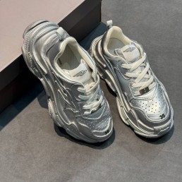 Женские кожаные кроссовки Balenciaga серебристые 2025