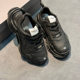 Женские кожаные кроссовки Balenciaga черные 2025
