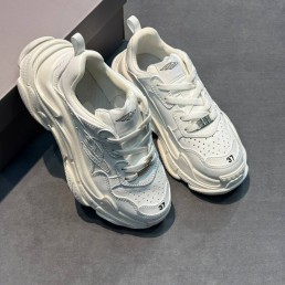 Женские кожаные кроссовки Balenciaga белые 2025