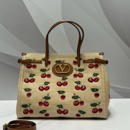 Женская текстильная сумка Valentino бежевая с вишнями 35х27х18 2025