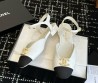 Женские кожаные босоножки Chanel Goatskin Grosgrain белые с черным текстильным носом 2025