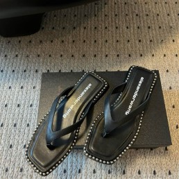 Женские кожаные шлепанцы Alexander Wang черные 2025