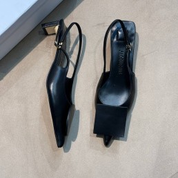 Женские кожаные туфли Jacquemus черные 2025