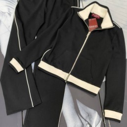Женский костюм Gucci черный с белыми полосками 2025