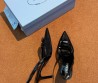 Женские комбинированные туфли Prada черные каблук 8 см 2025