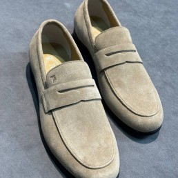 Мужские замшевые лоферы Tod's бежевые 2025