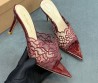 Женские текстильные мюли Gianvito Rossi бордовые с острым носком каблук 8,5 см 2025
