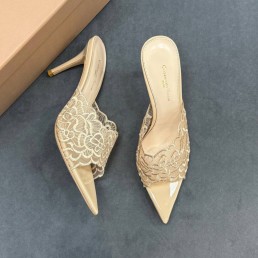 Женские текстильные мюли Gianvito Rossi бежевые с острым носком каблук 8,5 см 2025