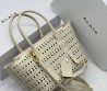 Женская кожаная сумка Alaia бежевая с перфорацией 20х13,5х10 2025