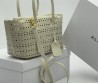 Женская кожаная сумка Alaia бежевая с перфорацией 20х13,5х10 2025