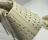 Женская кожаная сумка Alaia бежевая с перфорацией 20х13,5х10 2025
