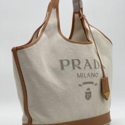 Женская текстильная сумка Prada 34х23х16 бежевая 2025