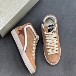 Женские высокие замшевые кеды Golden Goose Mid Star LTD бежевые 2025