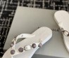 Женские резиновые шлепанцы Balenciaga белые с металлическими украшениями 2025