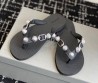 Женские резиновые шлепанцы Balenciaga черные с металлическими украшениями 2025
