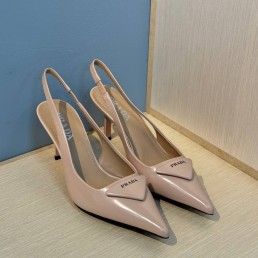 Женские кожаные туфли Prada бежевые каблук 8 см 2025