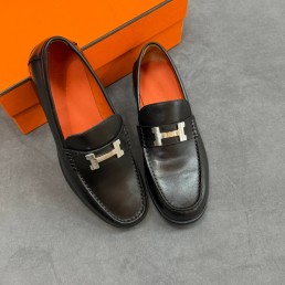Мужские кожаные лоферы Hermes черные глянцевые 2025