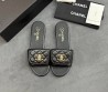 Женские кожаные шлепанцы Chanel черные с замочком 2025