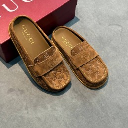 Женские замшевые мюли Gucci коричневые 2025