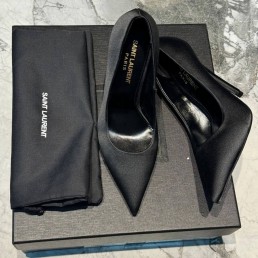Женские атласные туфли Saint Laurent черные каблук 10 см 2025