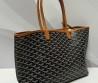 Женская кожаная сумка Goyard черная с коричневым 35х27х16 2025