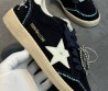 Женские замшевые кроссовки Golden Goose Ball Star черные со стразами 2025