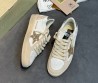Женские кожаные кроссовки Golden Goose Ball Star белые с бежевым с золотой звездой 2025