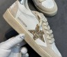 Женские кожаные кроссовки Golden Goose Ball Star белые с бежевым с золотой звездой 2025