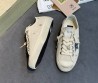 Женские замшевые кроссовки Golden Goose Ball Star бежевые с серебряной звездой 2025