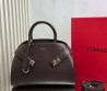 Женская кожаная сумка Salvatore Ferragamo темно-коричневая 31х22х16 2025