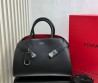 Женская кожаная сумка Salvatore Ferragamo черная 31х22х16 2025