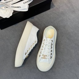 Женские кожаные кеды Chanel белые 2025
