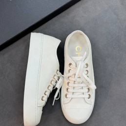 Женские кожаные кеды Chanel белые с резиновым носом 2025